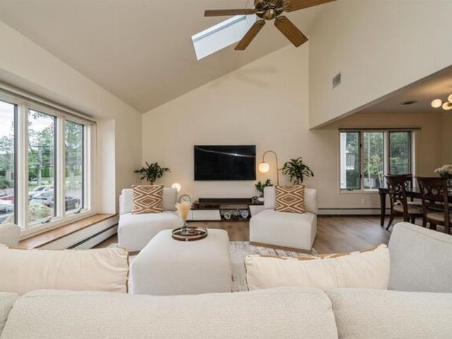 House for sale in Elmwood Park House for sale in Elmwood Park