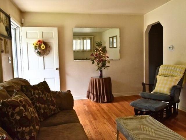 House for sale in Elmwood Park House for sale in Elmwood Park