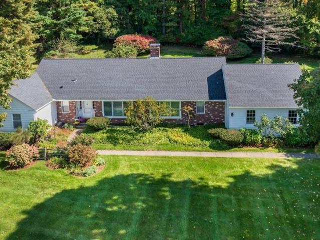 House for sale in Easthampton, Hampshire County