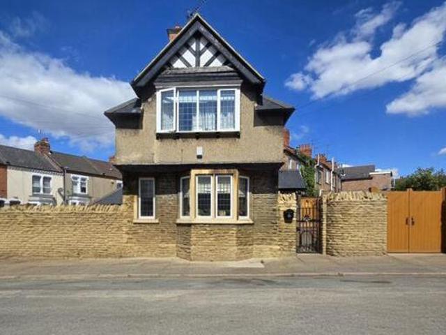 House for sale in Northampton, Northamptonshire