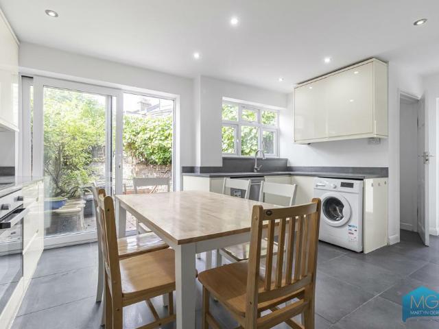 House for rent in Stroud Green, Greater London