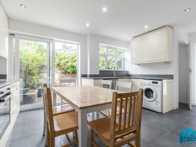 House for rent in Stroud Green, Greater London