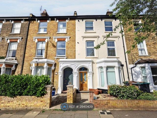 Apartment for rent in Stroud Green, Greater London
