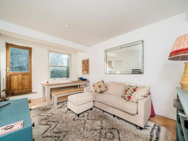 Apartment for rent in Stroud Green, Greater London