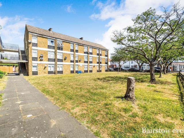 House for rent in Gants Hill, Greater London