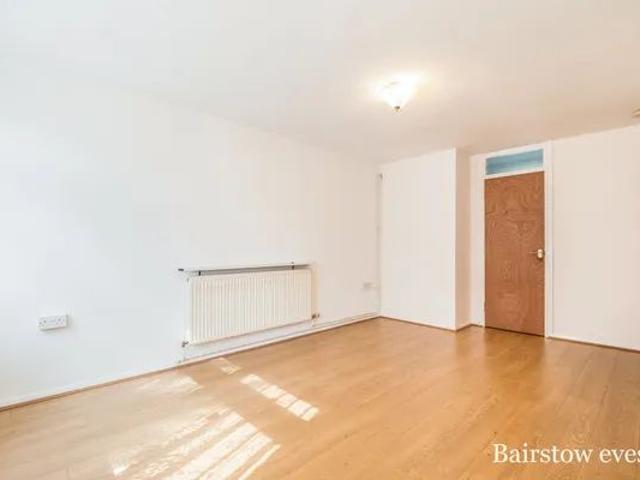 Apartment for rent in Gants Hill, Greater London