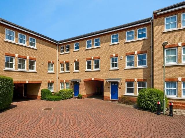 House for rent in Knaphill, Woking