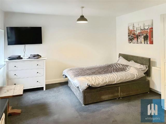 Studio for rent in Highfields, Huddersfield
