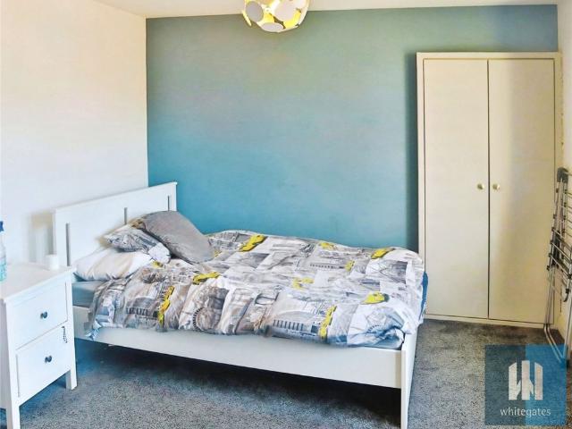 Studio for rent in Highfields, Huddersfield