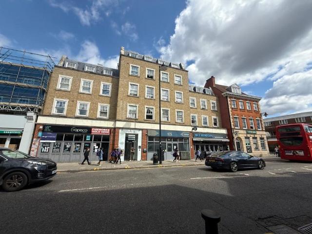 Apartment for rent in London Borough of Enfield, Greater London