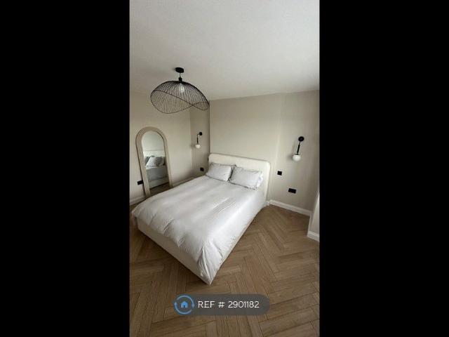 House for rent in London Borough of Ealing, Greater London