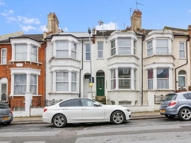 Apartment for rent in Charlton, Greater London