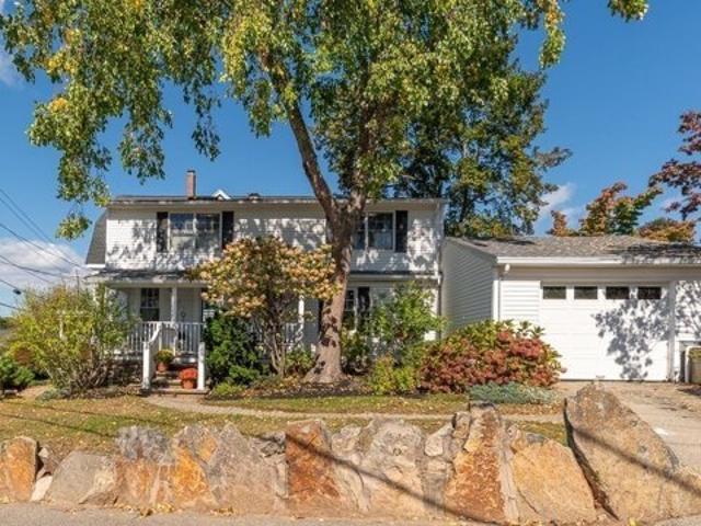 House for sale in Magnolia, Gloucester