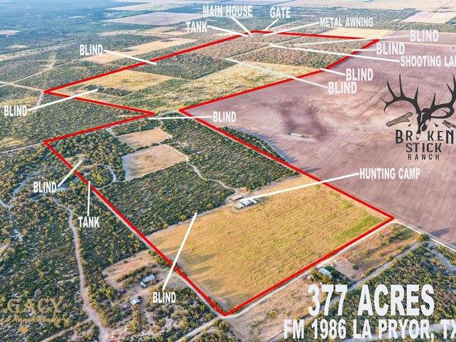 Farm for sale in La Pryor, Texas