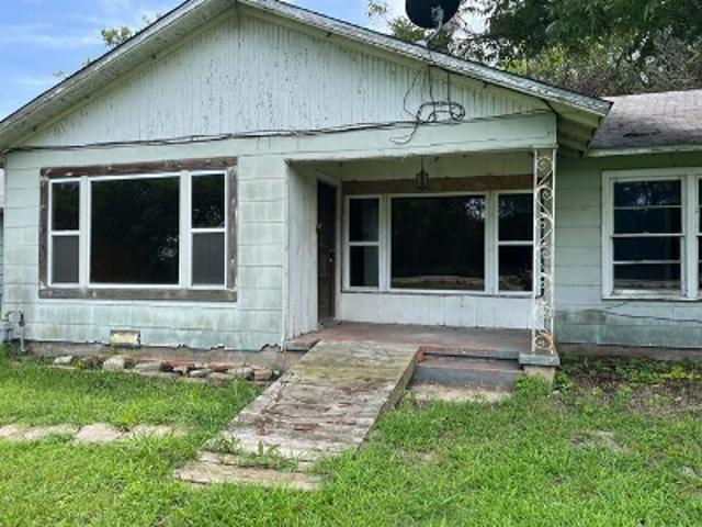 House for sale in Hunt, Texas