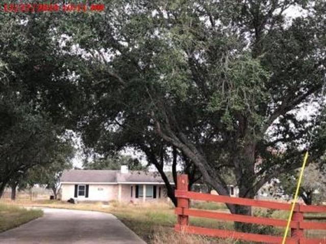 House for sale in Sinton