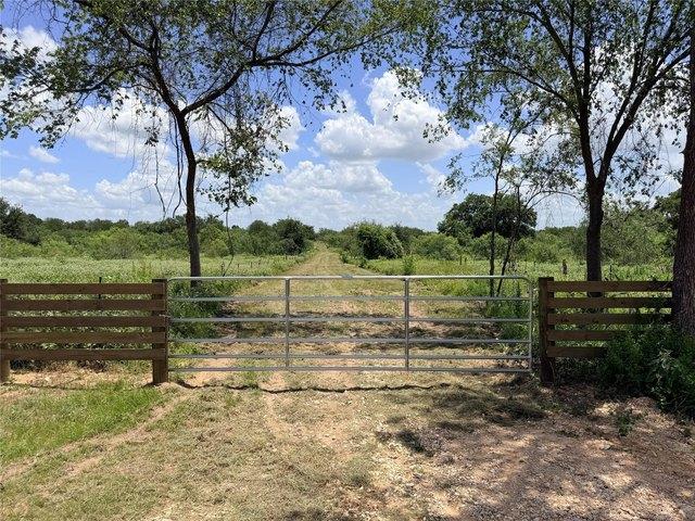 Land for sale in Luling, Texas