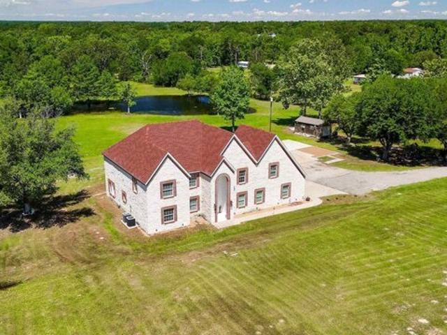House for sale in Ben Wheeler, Texas