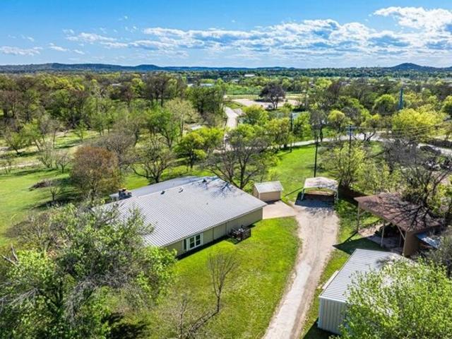 House for sale in Center Point, Texas
