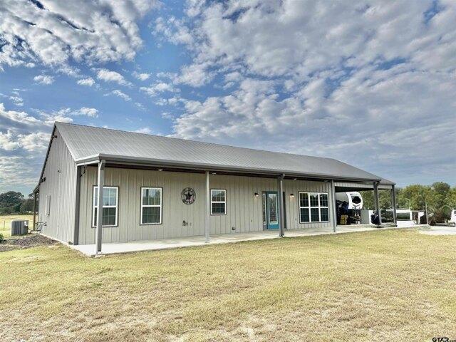 House for sale in Ben Wheeler, Texas