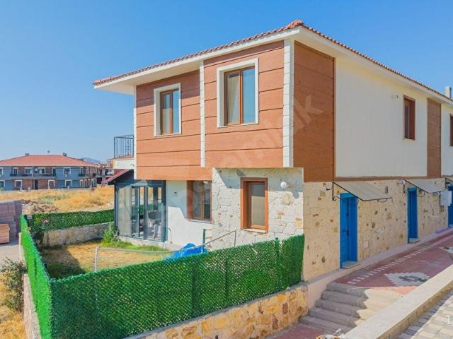 Foça, İzmir içerisinde satılık Villa