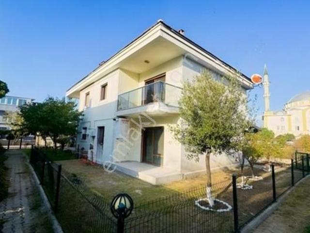 Cumhuriyet Mahallesi, Foça içerisinde satılık Villa