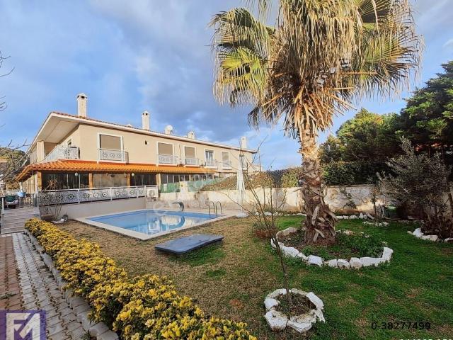 Foça, İzmir içerisinde satılık Villa