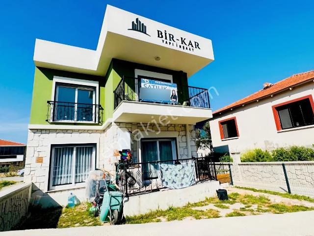 Hacıveli Mahallesi, Foça içerisinde satılık mülk