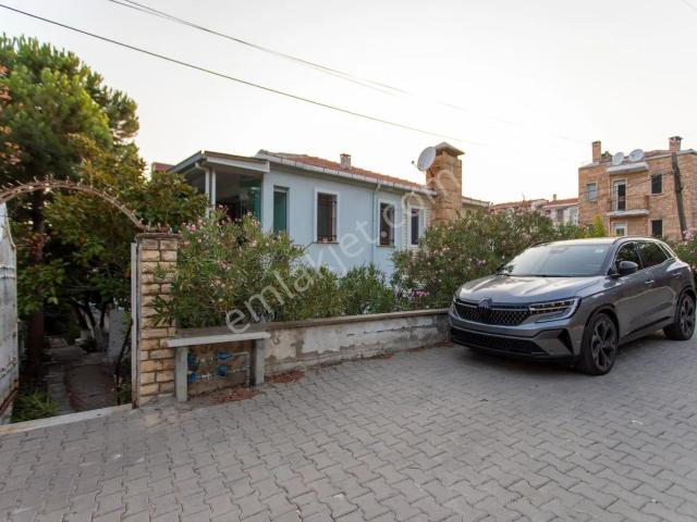 İsmetpaşa Mahallesi, Foça içerisinde satılık Villa