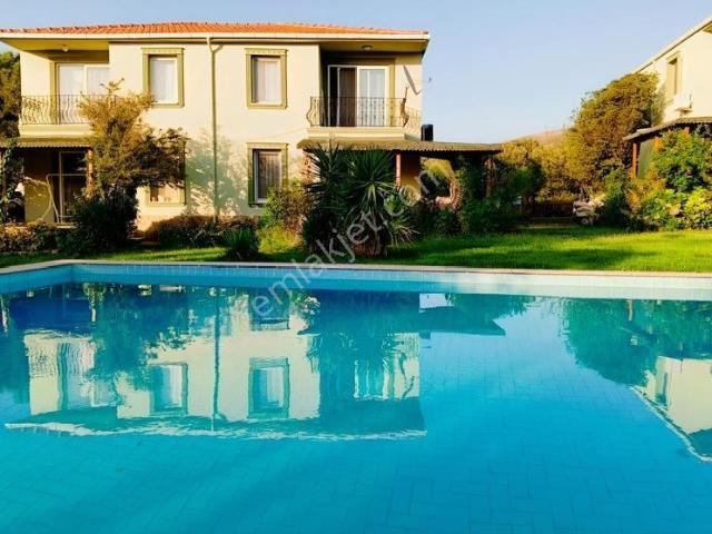 İsmetpaşa Mahallesi, Foça içerisinde kiralık Villa
