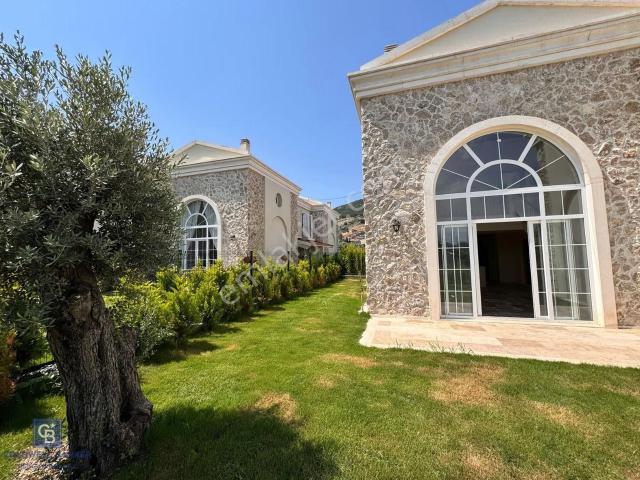 Foça, İzmir içerisinde satılık Villa