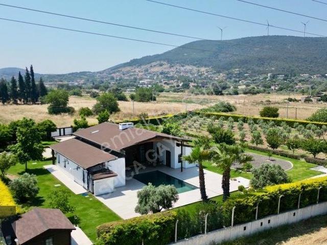 Foça, İzmir içerisinde satılık Villa