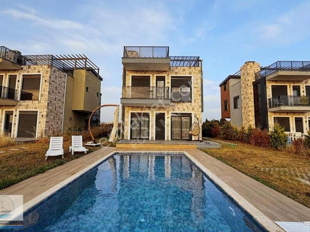 Foça içerisinde kiralık Villa