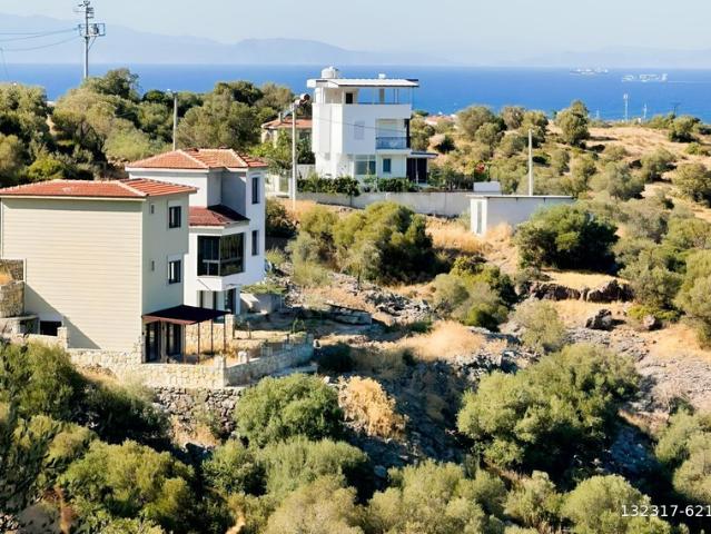 Fatih Mahallesi, Foça içerisinde satılık Arsa