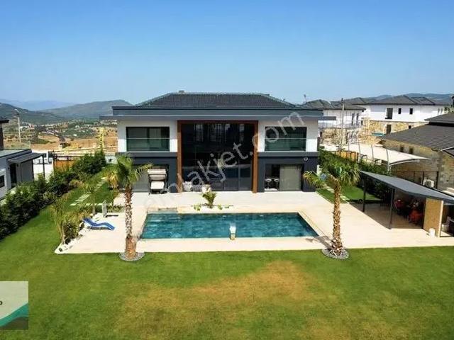 Foça, İzmir içerisinde kiralık Villa