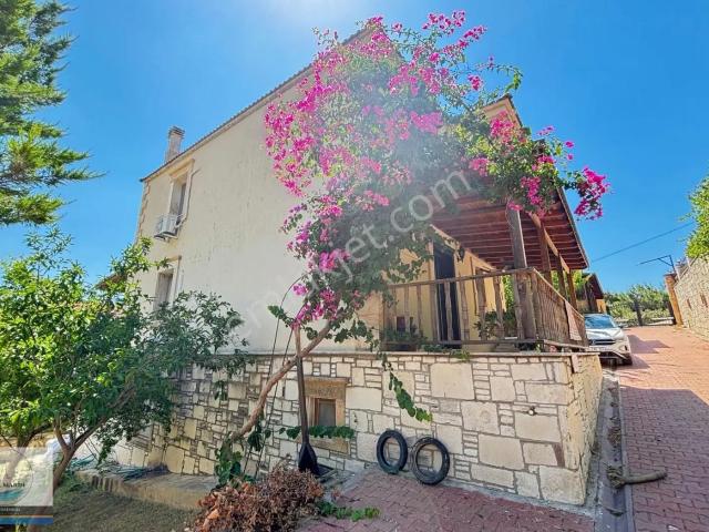 Foça, İzmir içerisinde satılık Villa