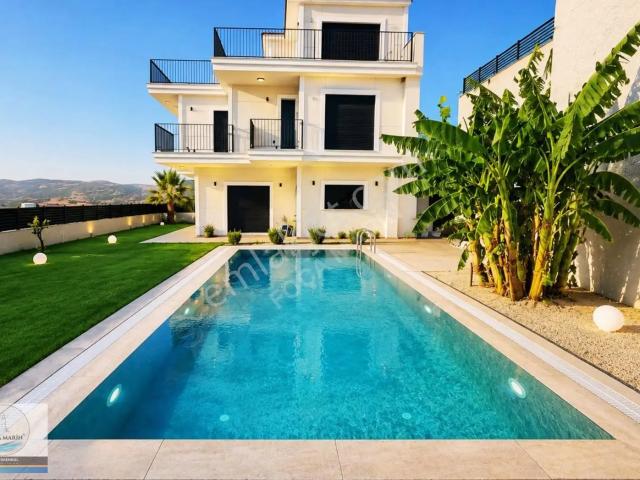 Foça, İzmir içerisinde kiralık Villa