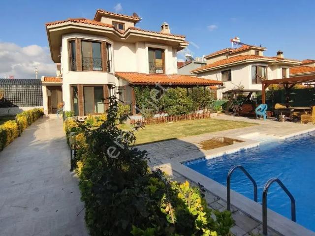 Foça, İzmir içerisinde satılık Villa