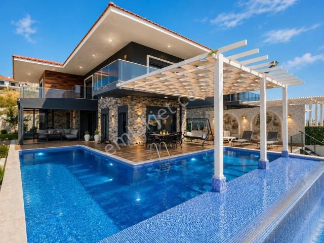 Yenibağarası Mahallesi, Foça içerisinde kiralık Villa