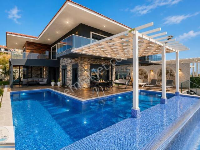 Foça, İzmir içerisinde kiralık Villa