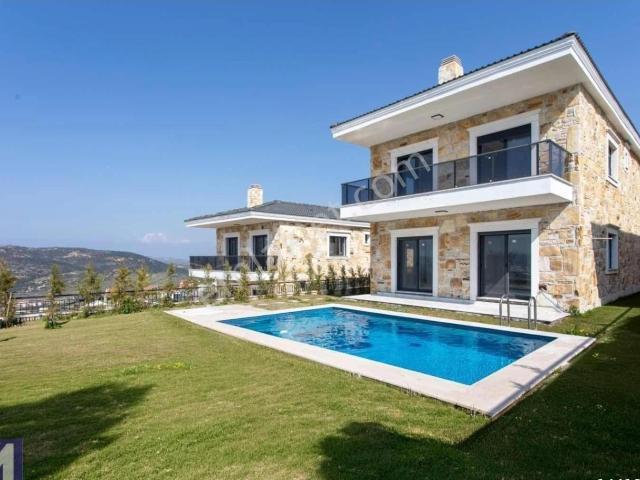 Foça, İzmir içerisinde kiralık Villa