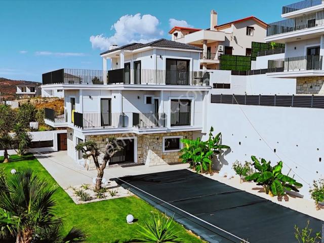 Foça, İzmir içerisinde satılık Villa