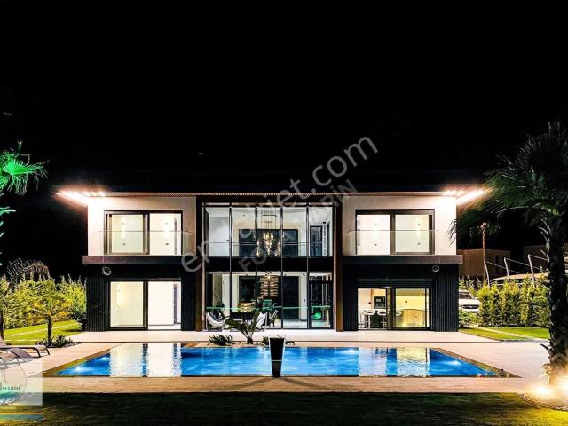 Foça, Yenibağarası Mahallesi içerisinde kiralık Villa