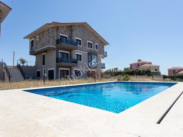Foça, İzmir içerisinde satılık Villa