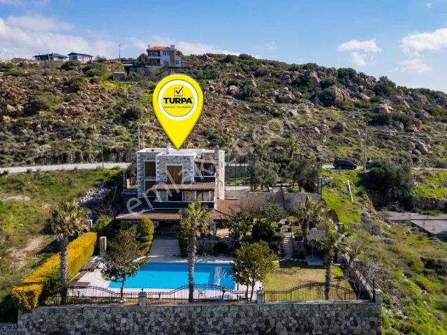 Foça, İzmir içerisinde satılık Villa