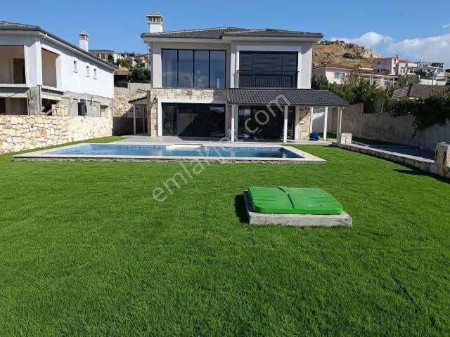Yenibağarası Mahallesi, Foça içerisinde satılık Villa