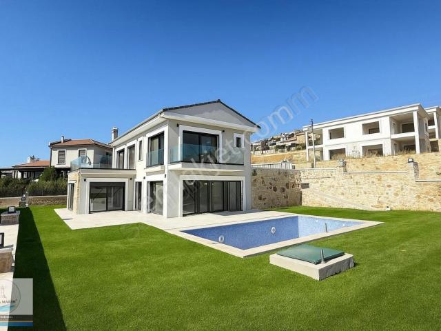 Foça, İzmir içerisinde satılık Villa