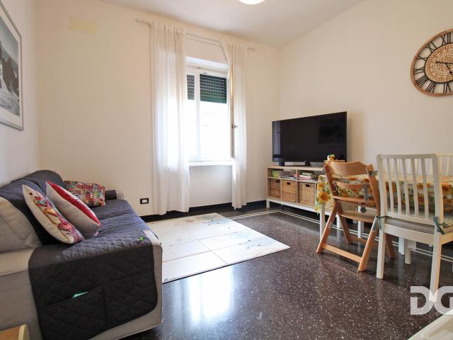 Villa Indipendente in affitto a Medio Levante, Serra Riccò