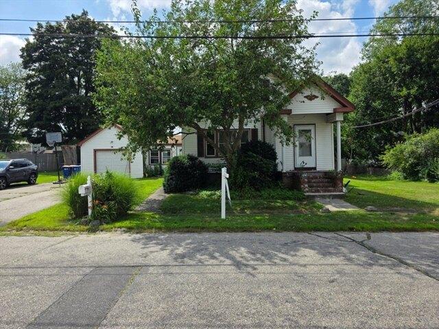 House for sale in Seekonk