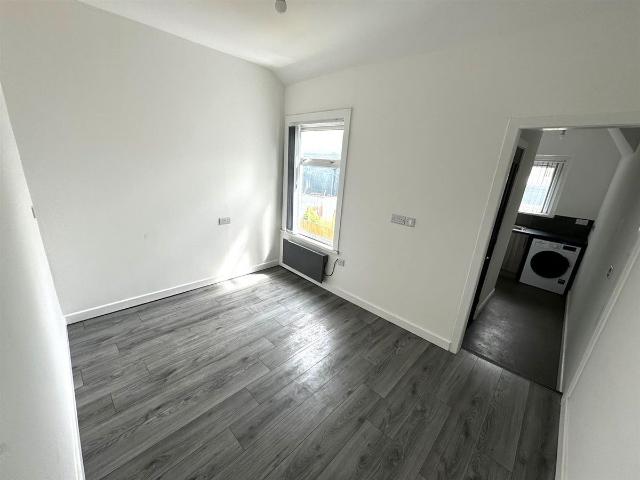 Studio for rent in Foleshill, West Midlands